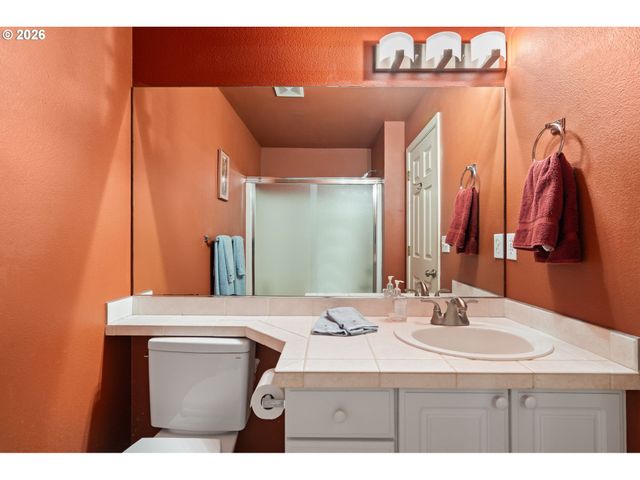 9709 Nw SILVER RIDGE Loop, Portland, OR 97229