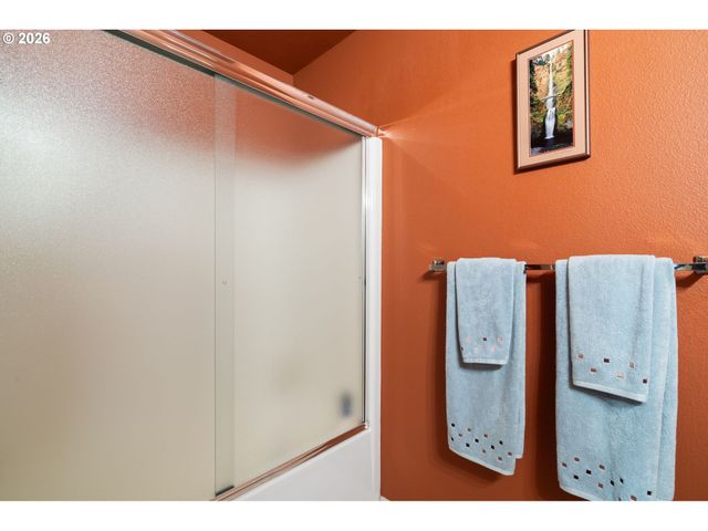 9709 Nw SILVER RIDGE Loop, Portland, OR 97229