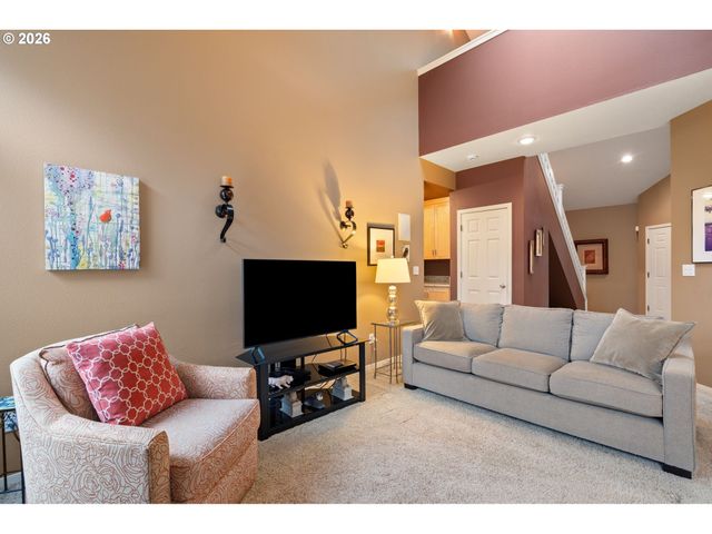 9709 Nw SILVER RIDGE Loop, Portland, OR 97229