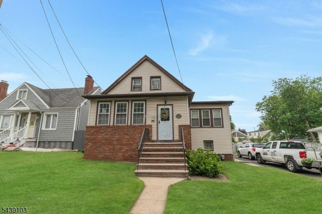 22 Passaic Ave, Hasbrouck Heights Boro, NJ 07604
