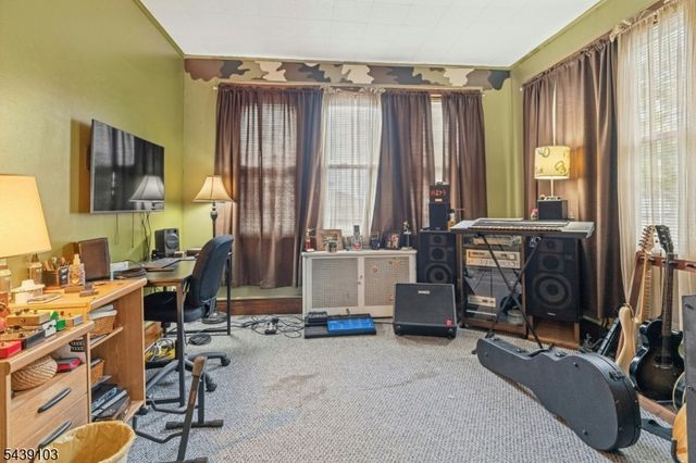 22 Passaic Ave, Hasbrouck Heights Boro, NJ 07604