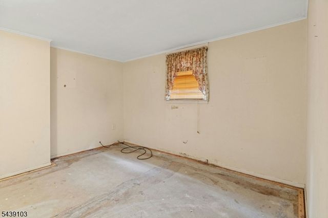 22 Passaic Ave, Hasbrouck Heights Boro, NJ 07604