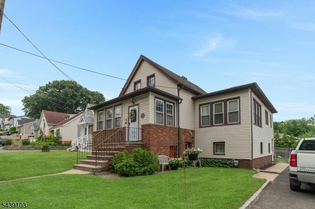 22 Passaic Ave, Hasbrouck Heights Boro, NJ 07604