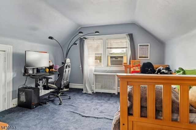 22 Passaic Ave, Hasbrouck Heights Boro, NJ 07604