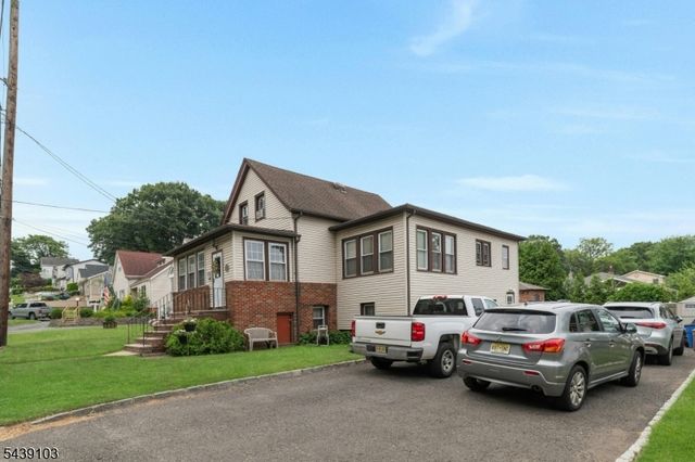 22 Passaic Ave, Hasbrouck Heights Boro, NJ 07604
