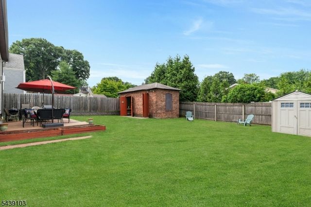 22 Passaic Ave, Hasbrouck Heights Boro, NJ 07604