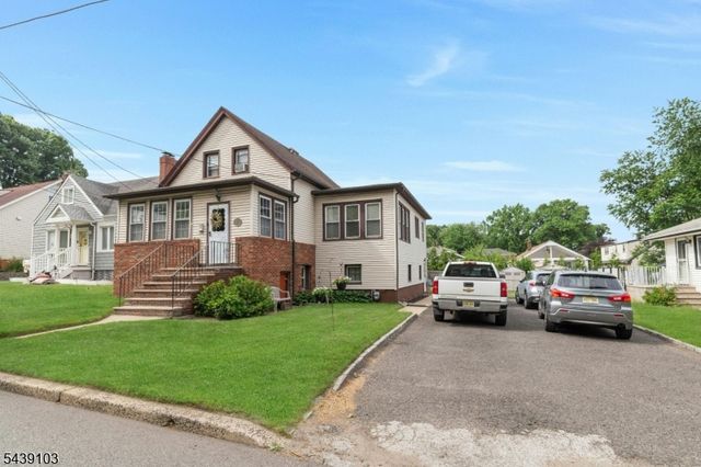 22 Passaic Ave, Hasbrouck Heights Boro, NJ 07604