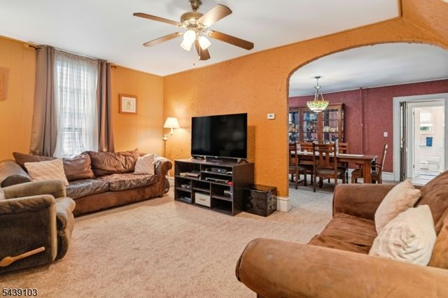 22 Passaic Ave, Hasbrouck Heights Boro, NJ 07604