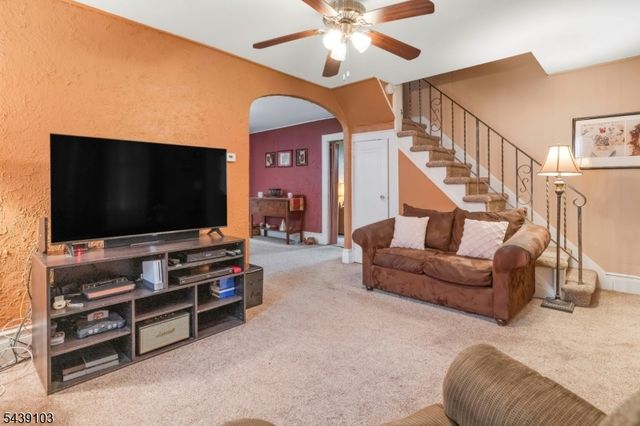 22 Passaic Ave, Hasbrouck Heights Boro, NJ 07604