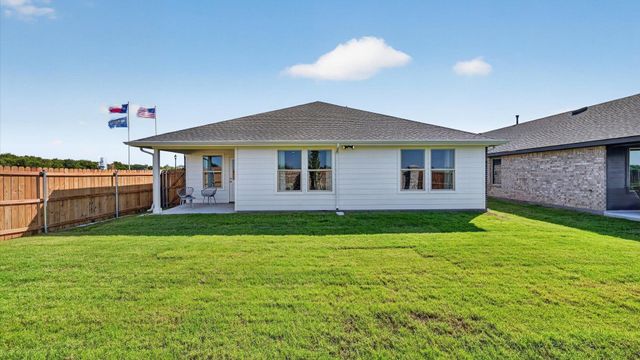 1060 FOXBURG Drive, Fort Worth, TX 76131