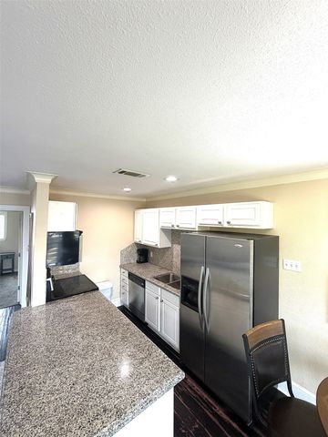 7770 Meadow Road 206, Dallas, TX 75230