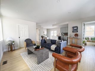11 Willis Ct, Lynn, MA 01905