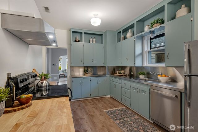 2540 1st Avenue W, Seattle, WA 98119