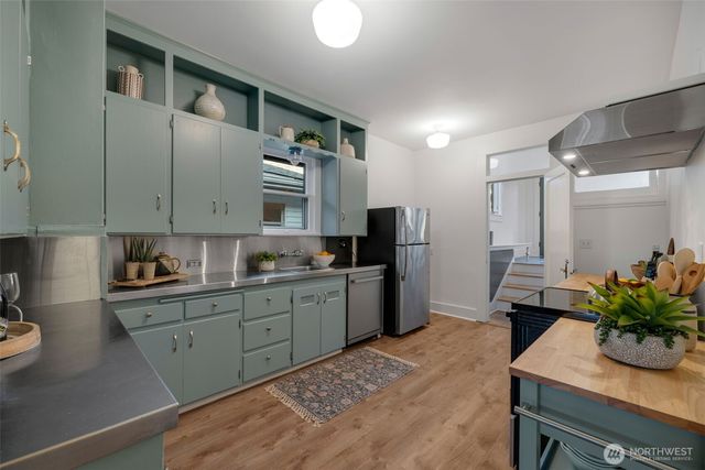 2540 1st Avenue W, Seattle, WA 98119