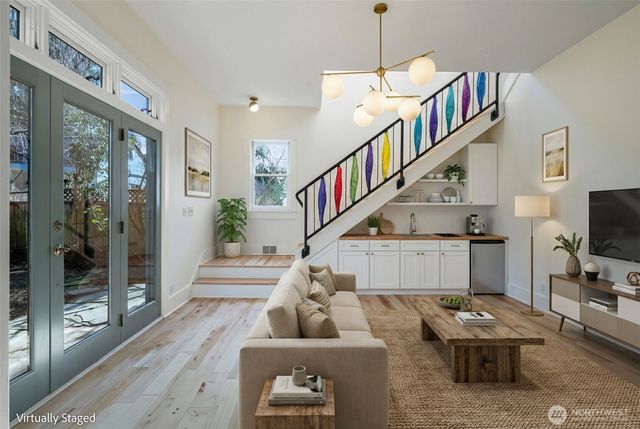 2540 1st Avenue W, Seattle, WA 98119