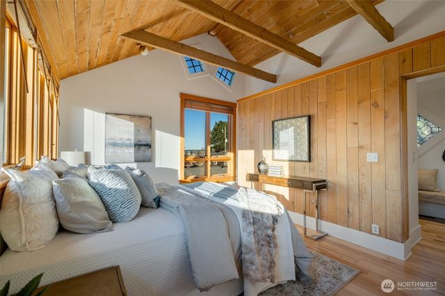 2540 1st Avenue W, Seattle, WA 98119