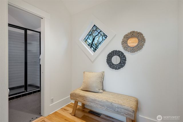 2540 1st Avenue W, Seattle, WA 98119