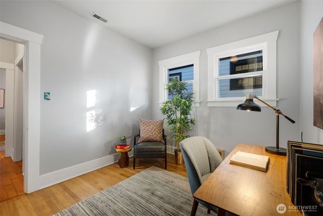 2540 1st Avenue W, Seattle, WA 98119