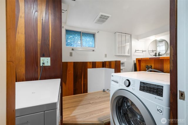 2540 1st Avenue W, Seattle, WA 98119