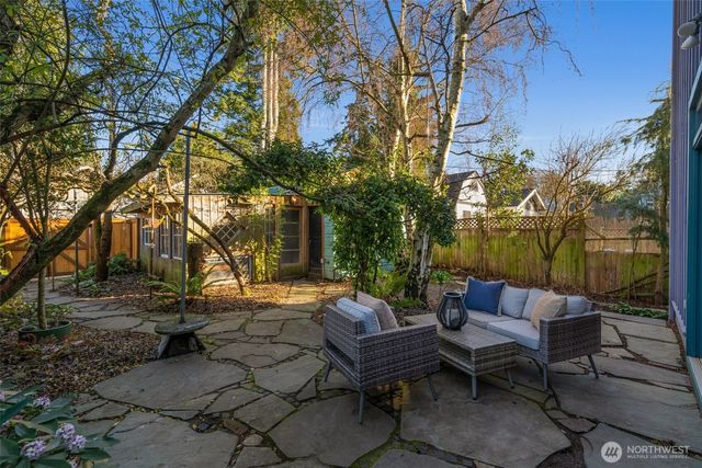 2540 1st Avenue W, Seattle, WA 98119