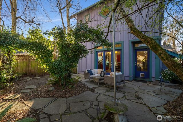 2540 1st Avenue W, Seattle, WA 98119