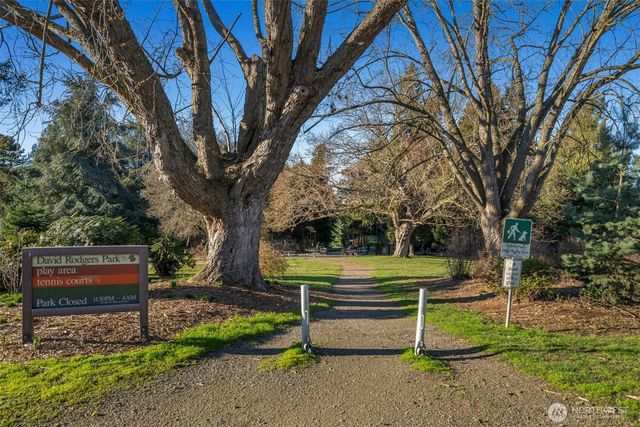 2540 1st Avenue W, Seattle, WA 98119