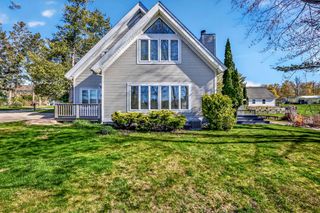 558 S Wythe Street, Pentwater, MI 49449