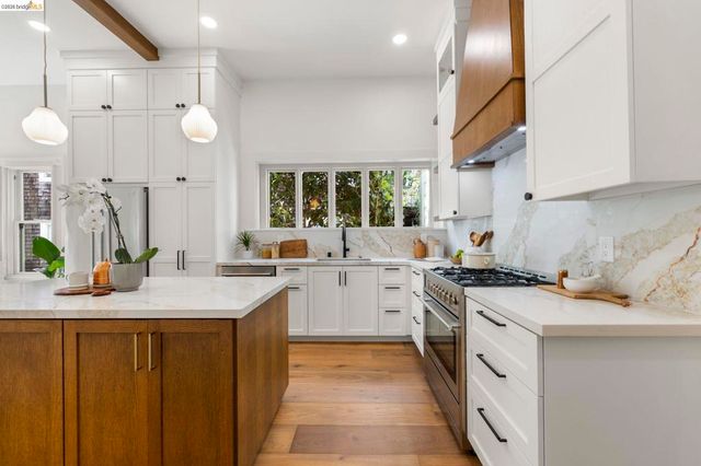 1325 Henry St, Berkeley, CA 94709