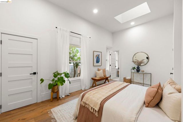 1325 Henry St, Berkeley, CA 94709