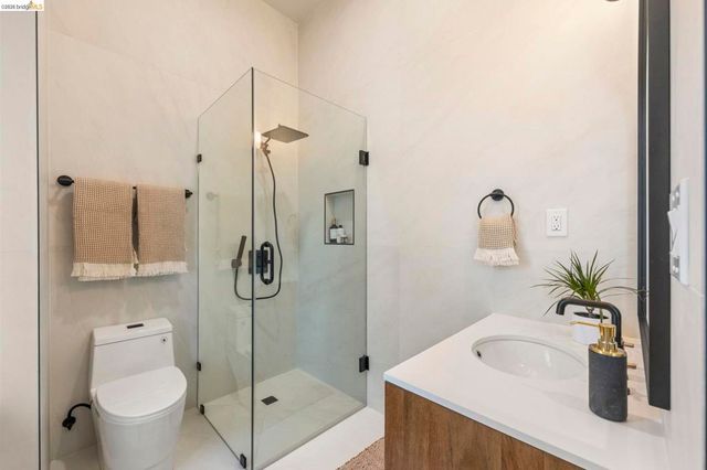 1325 Henry St, Berkeley, CA 94709