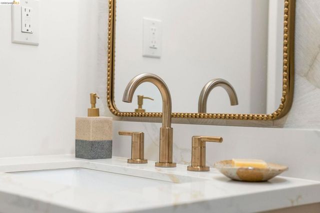 1325 Henry St, Berkeley, CA 94709