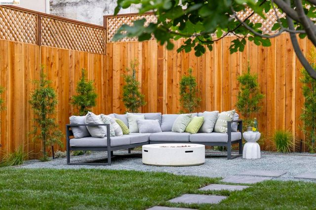 1325 Henry St, Berkeley, CA 94709