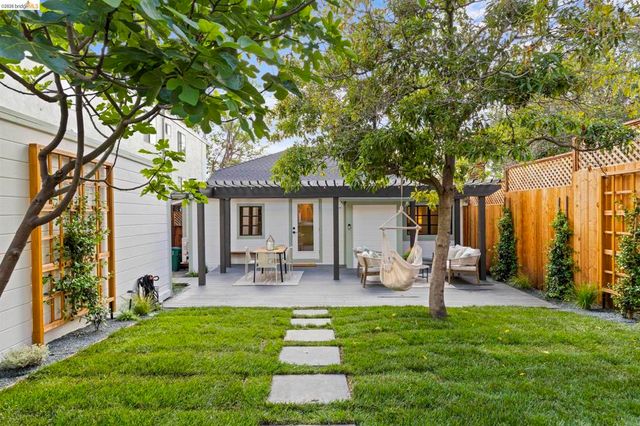 1325 Henry St, Berkeley, CA 94709