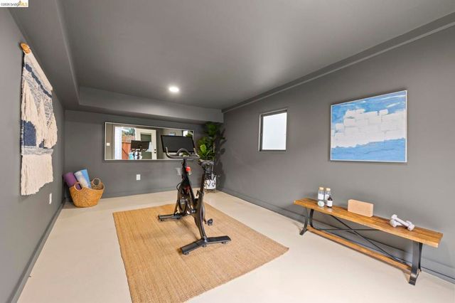 1325 Henry St, Berkeley, CA 94709