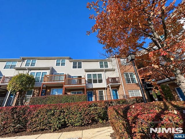 474 Lee Court 4107, Fort Lee, NJ 07024