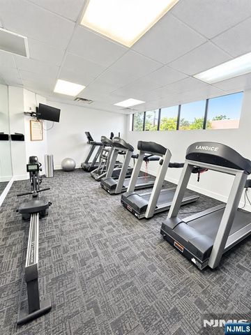474 Lee Court 4107, Fort Lee, NJ 07024