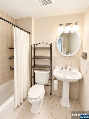 474 Lee Court 4107, Fort Lee, NJ 07024