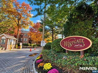 474 Lee Court 4107, Fort Lee, NJ 07024
