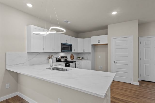 1011 Maloma Court, Tool, TX 75143