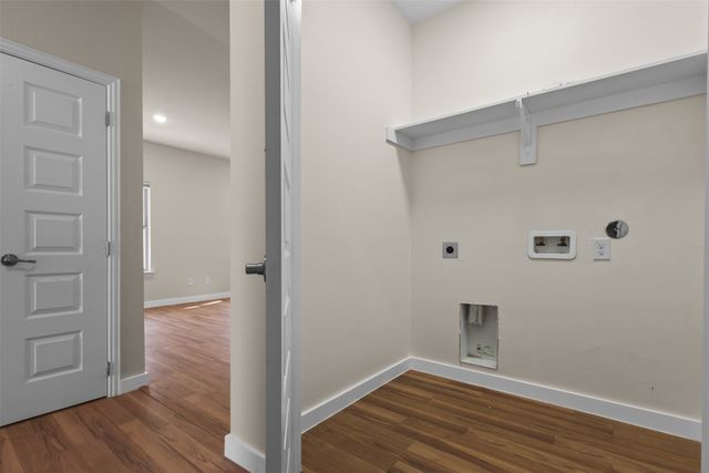 1011 Maloma Court, Tool, TX 75143