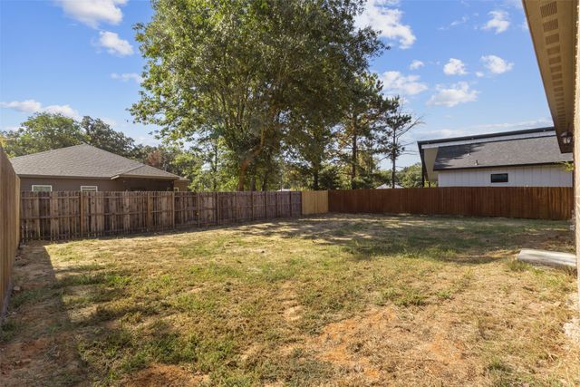 1011 Maloma Court, Tool, TX 75143