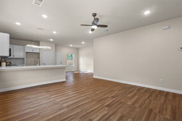 1011 Maloma Court, Tool, TX 75143