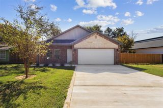 1011 Maloma Court, Tool, TX 75143