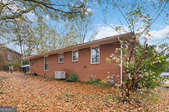 913 Longleaf Drive, Forest Park, GA 30297