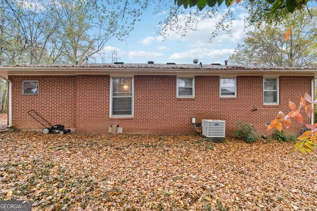 913 Longleaf Drive, Forest Park, GA 30297