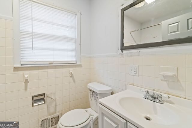 913 Longleaf Drive, Forest Park, GA 30297