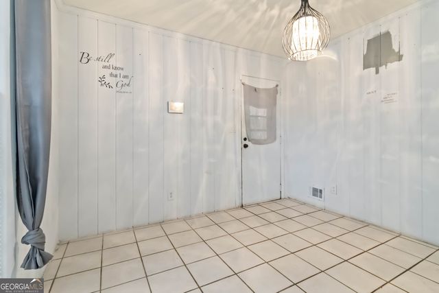 913 Longleaf Drive, Forest Park, GA 30297