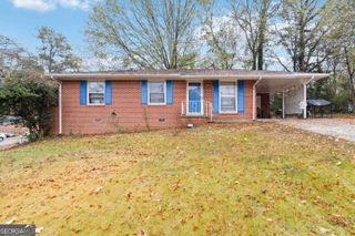 913 Longleaf Drive, Forest Park, GA 30297
