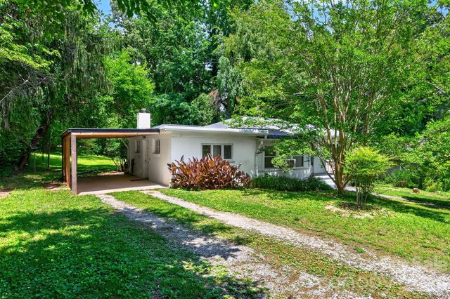 411 Hillcrest Circle, Hendersonville, NC 28792