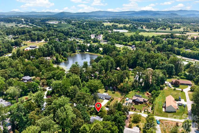 411 Hillcrest Circle, Hendersonville, NC 28792